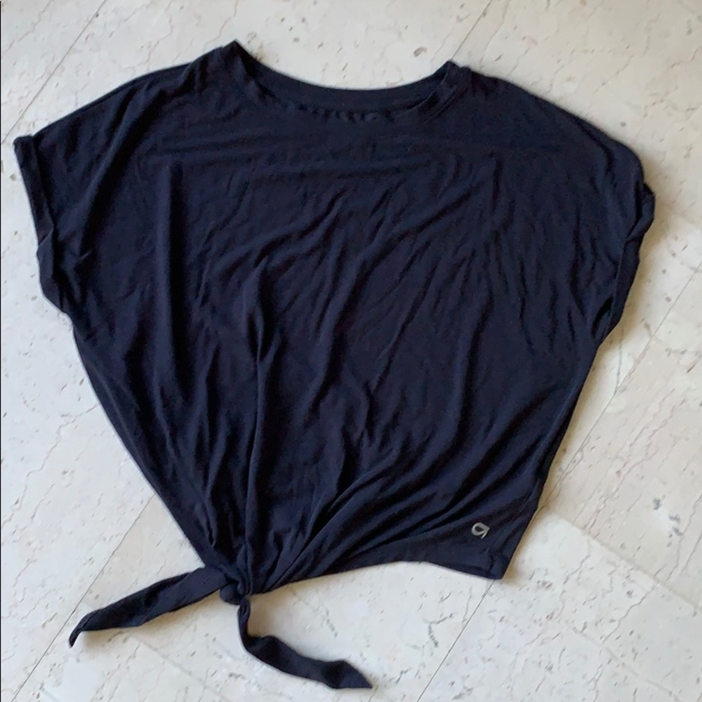 Bundle of 3 sport t-shirt, tank and short, size XS - Picture 4 of 4